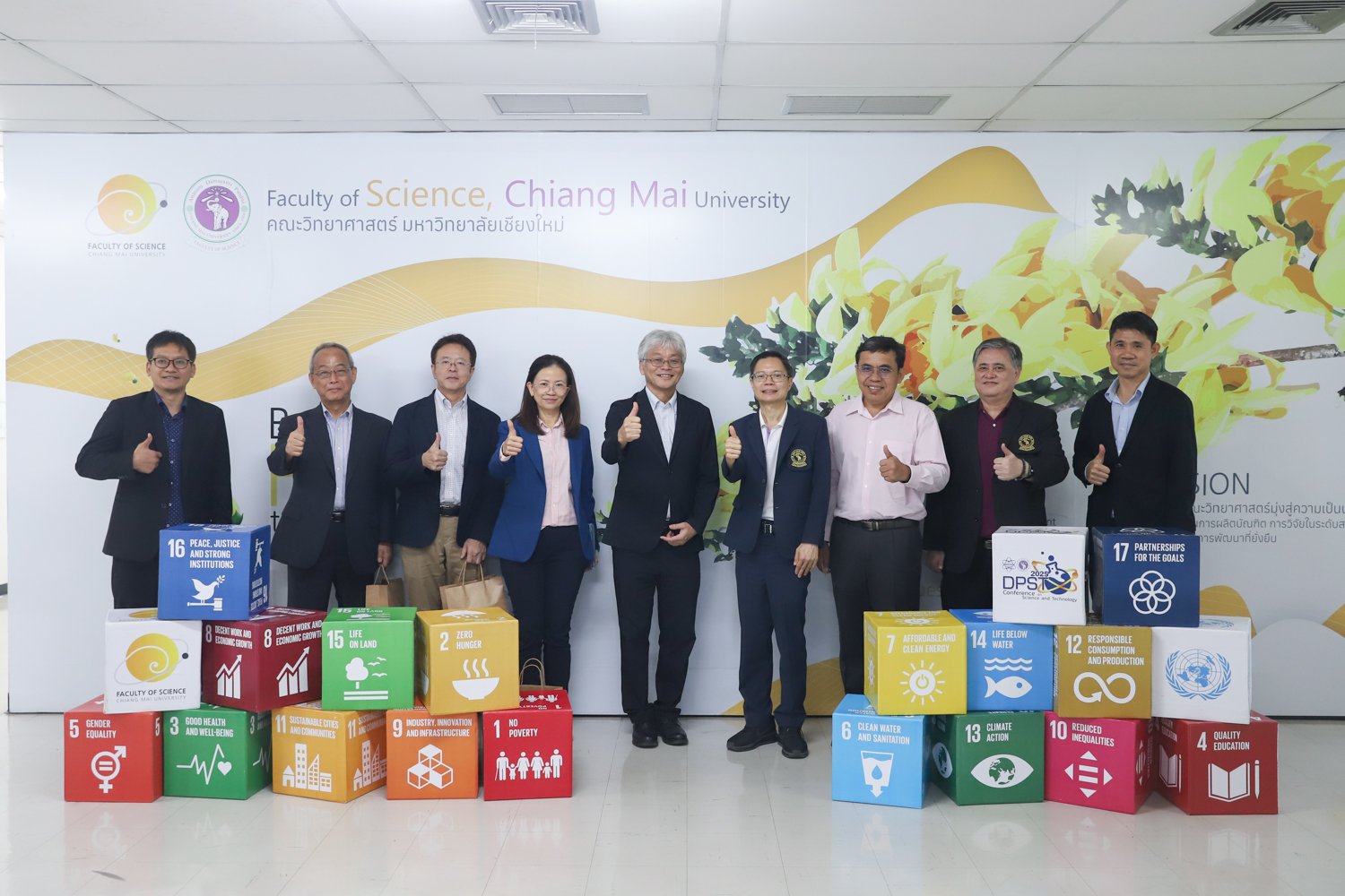 You are currently viewing ศูนย์ความเป็นเลิศด้านฟิสิกส์ ให้การต้อนรับอาคันตุกะจาก Shibaura Institute of Technology ประเทศญี่ปุ่น