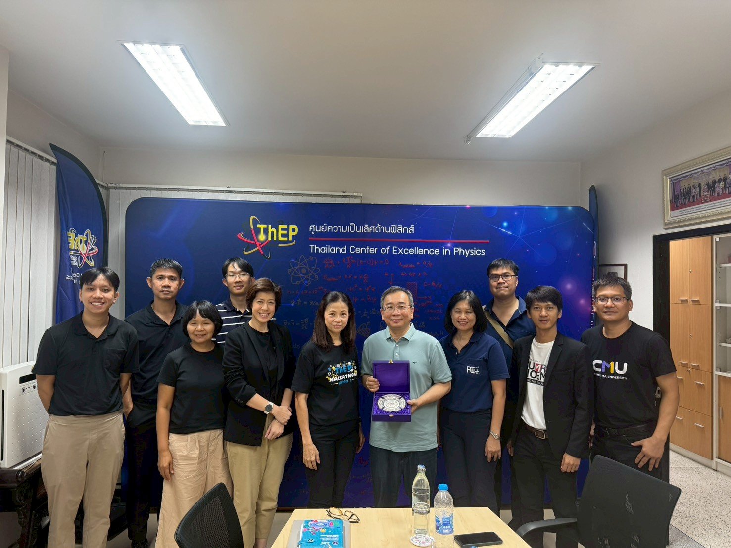 You are currently viewing ศูนย์ความเป็นเลิศด้านฟิสิกส์ ให้การต้อนรับและหารือด้านการวิจัย Prof. Yuhui Dong จาก Institute of High Energy Physics สาธารณรัฐประชาชนจีน